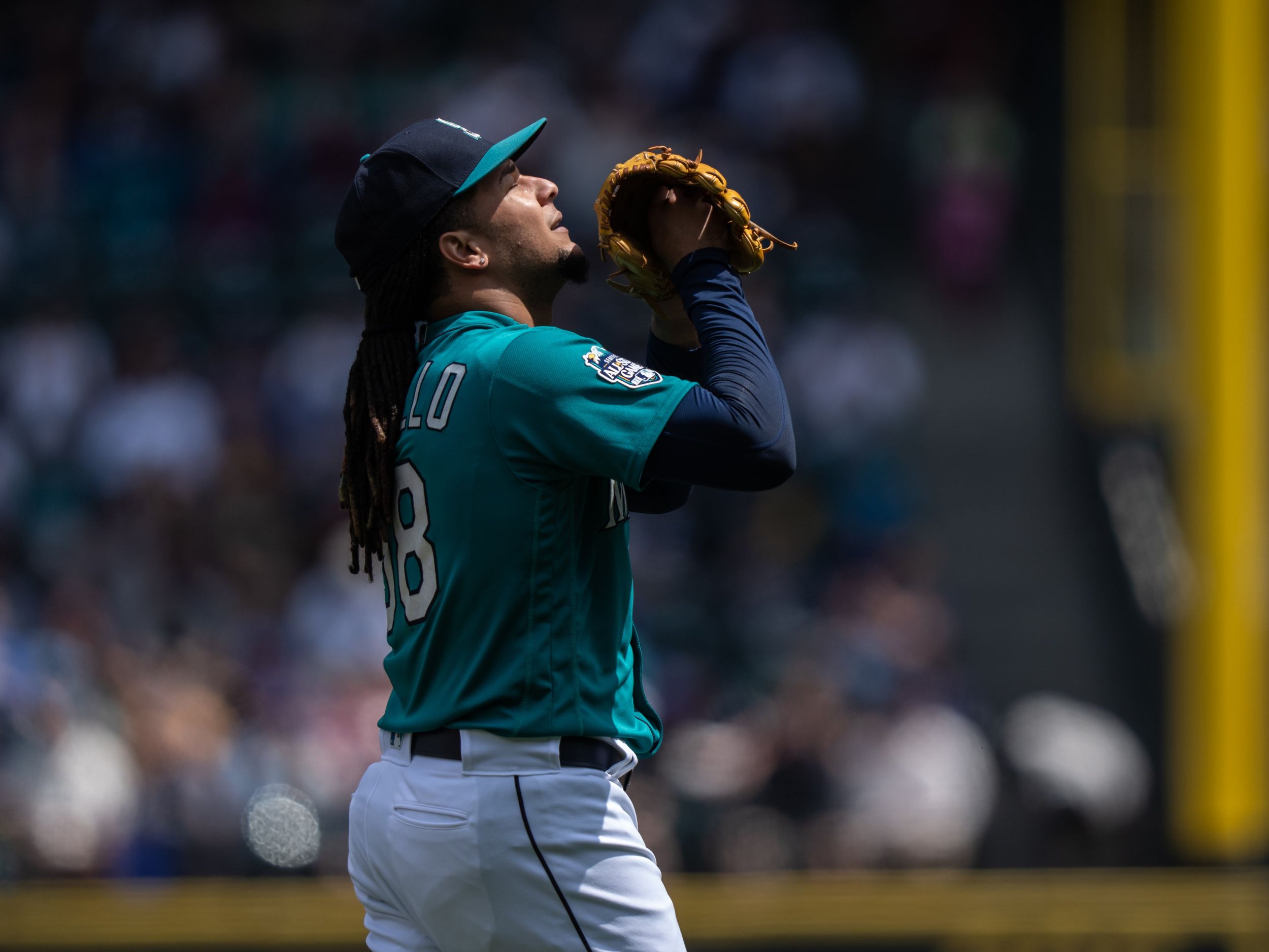 Castillo and Crawford lead the Mariners to a 4-0 victory over the