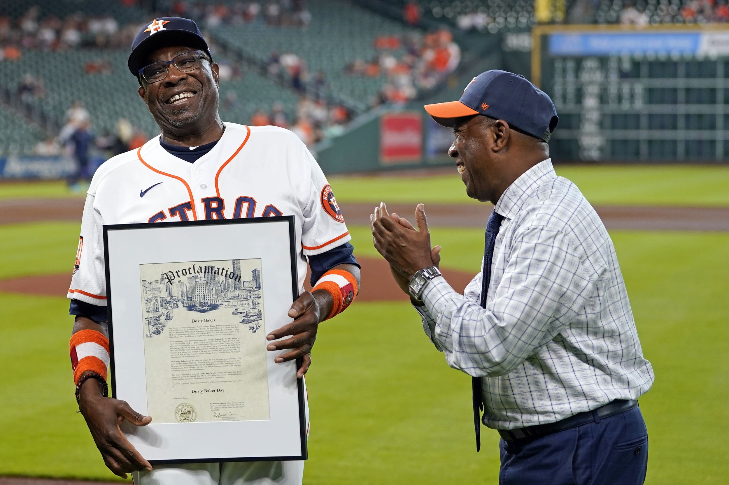 Verlander solid again as Astros complete sweep of Mariners - The Columbian