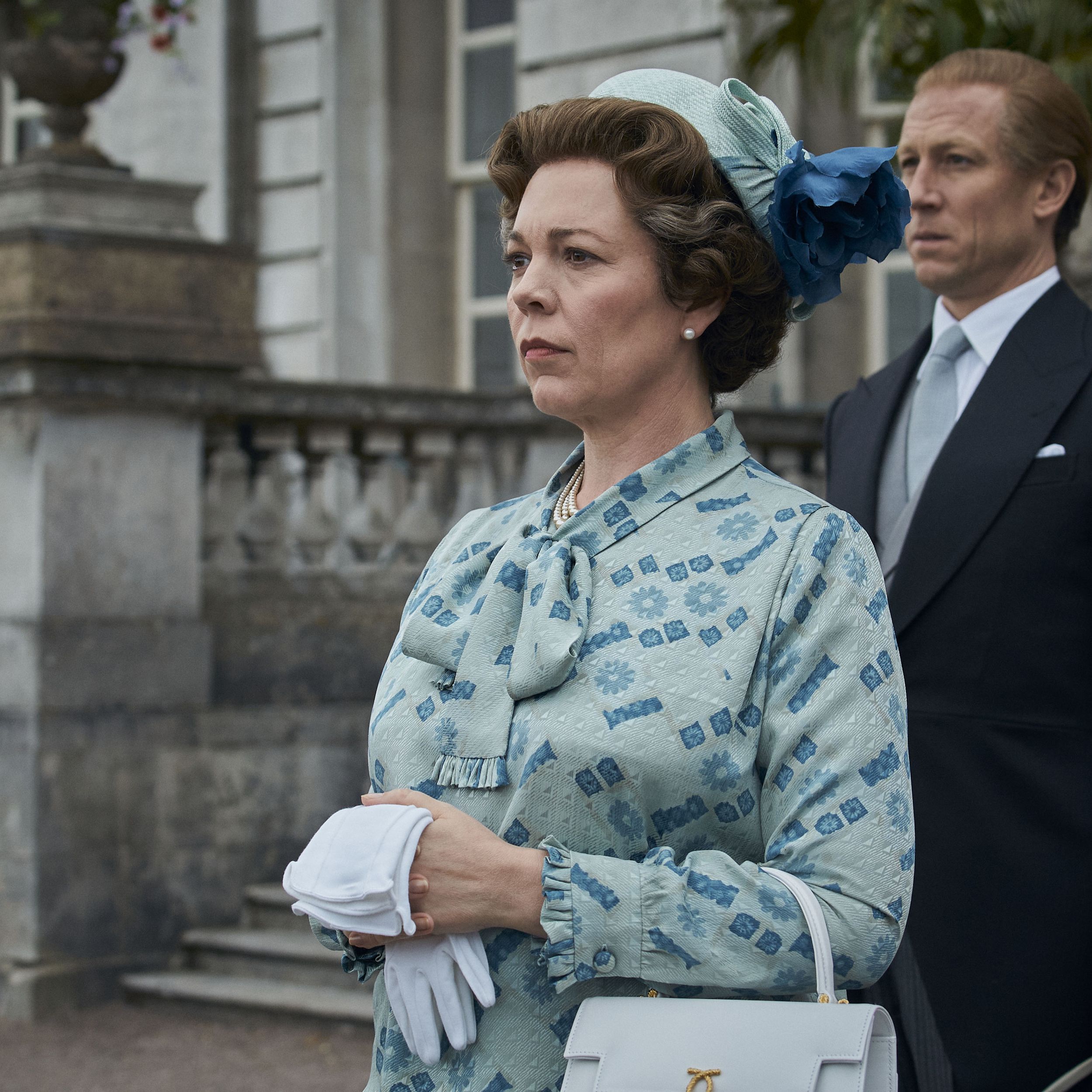 Queen Elizabeth's Famous Handbag Debuts The Crown Season 4