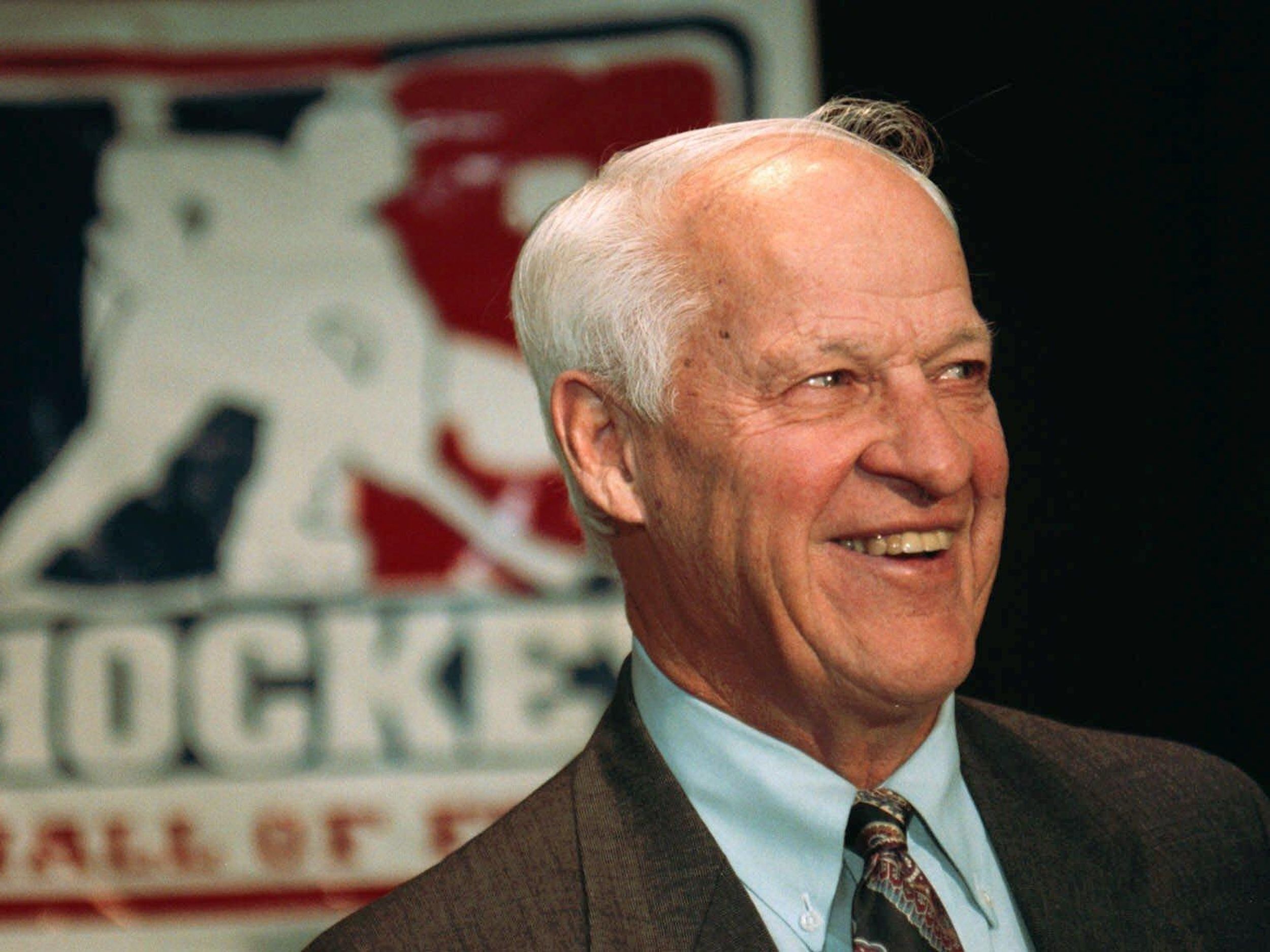 Detroit Red Wings on X: Thoughts and prayers to the Howe family as Gordie  Howe passes away at the age of 88. #9RIP  / X