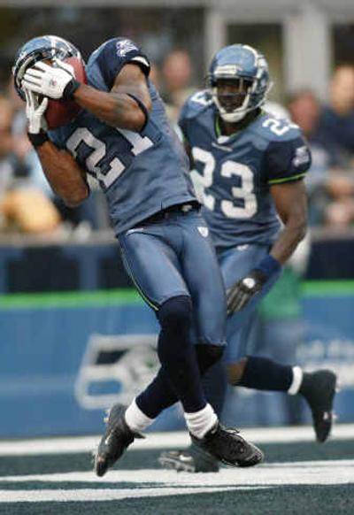 
 Seahawks cornerback Ken Lucas said he's ready to vie for more interceptions despite last weekend's scary fall. 
 (Associated Press / The Spokesman-Review)