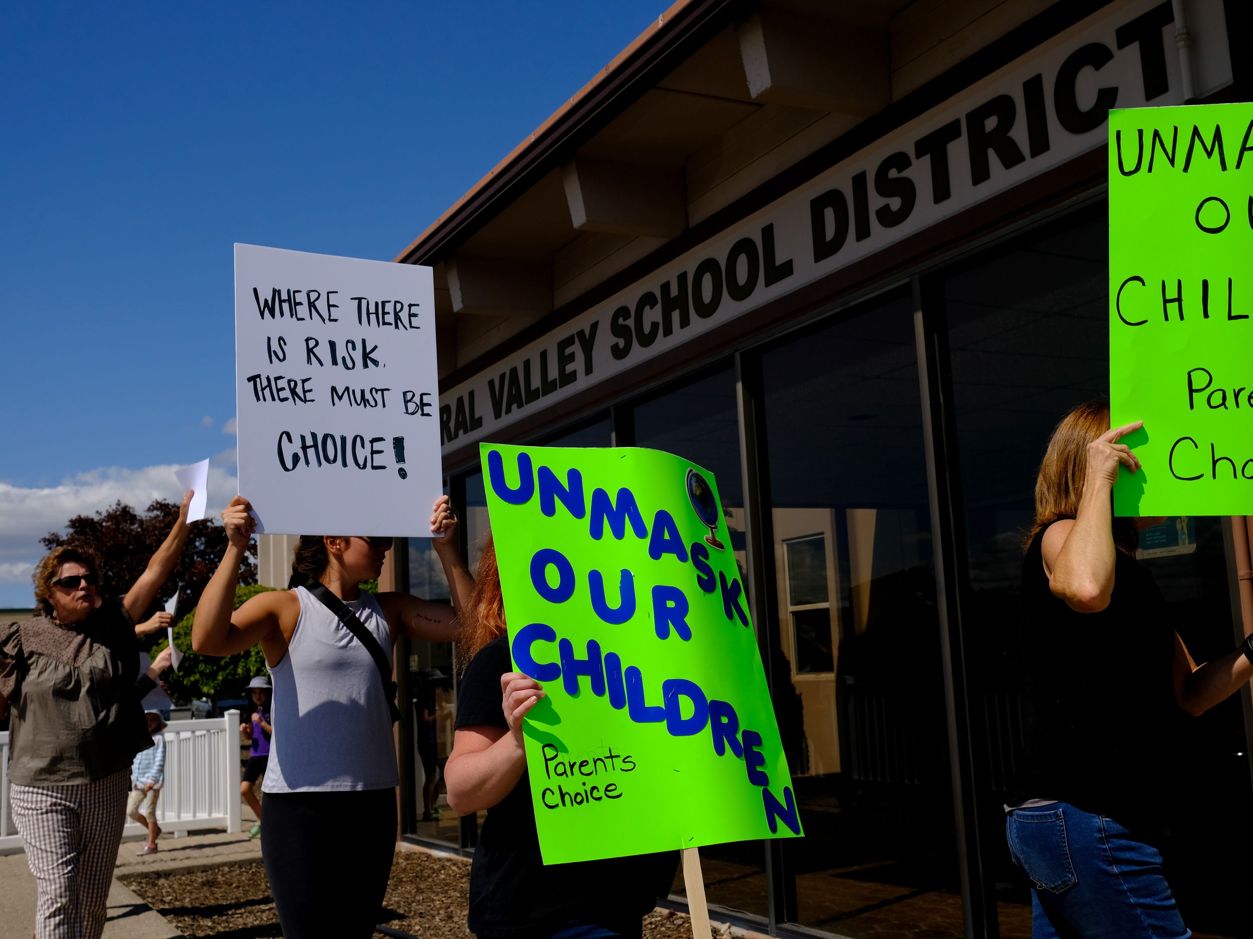 Protesters clash at a CDA school board meeting and more top stories on  Krem2 News at 10 p.m.