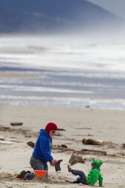 Oregon, Washington ocean beaches are slam-dunk family pleasers for spring breaks. (Associated Press)