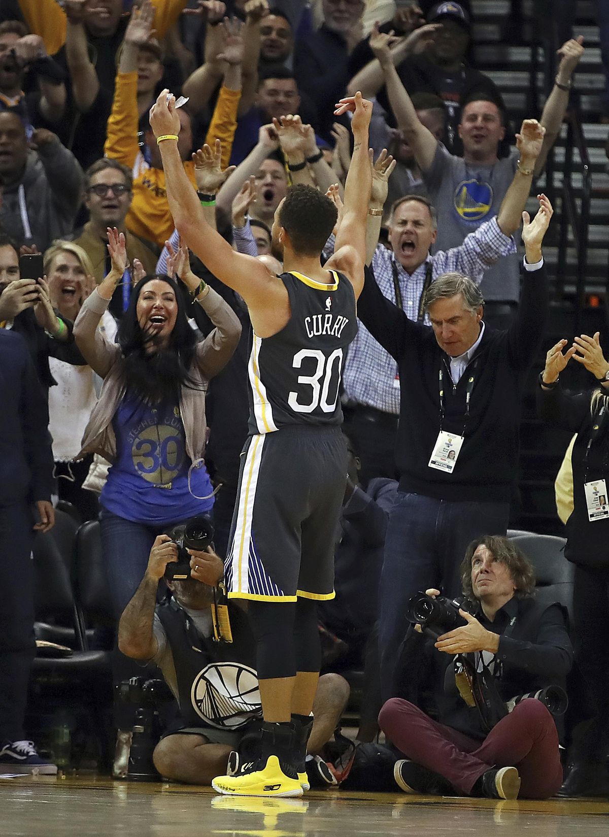 NBA capsules Stephen Curry scores 49 points, Warriors beat Celtics 109