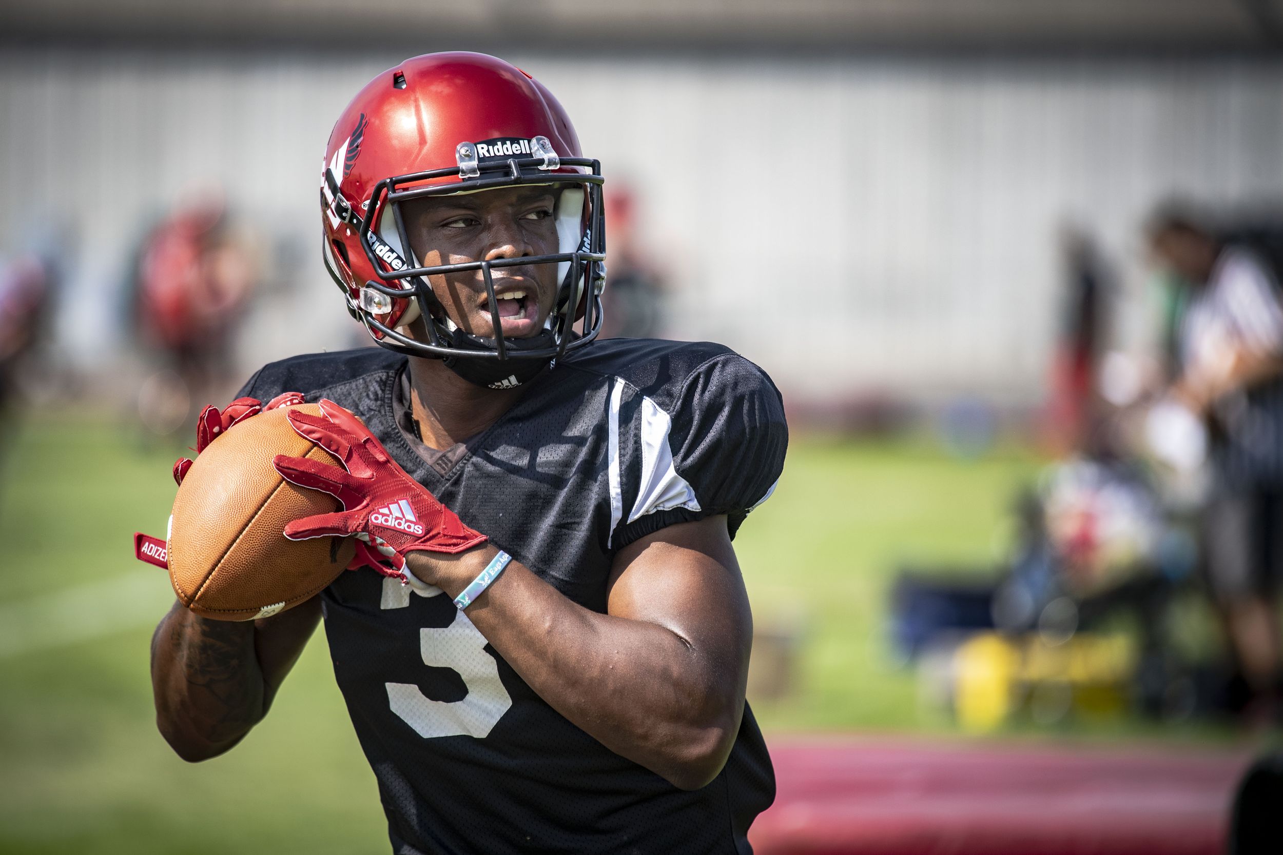 Eastern Washington quarterback Eric Barriere finishes second in Walter