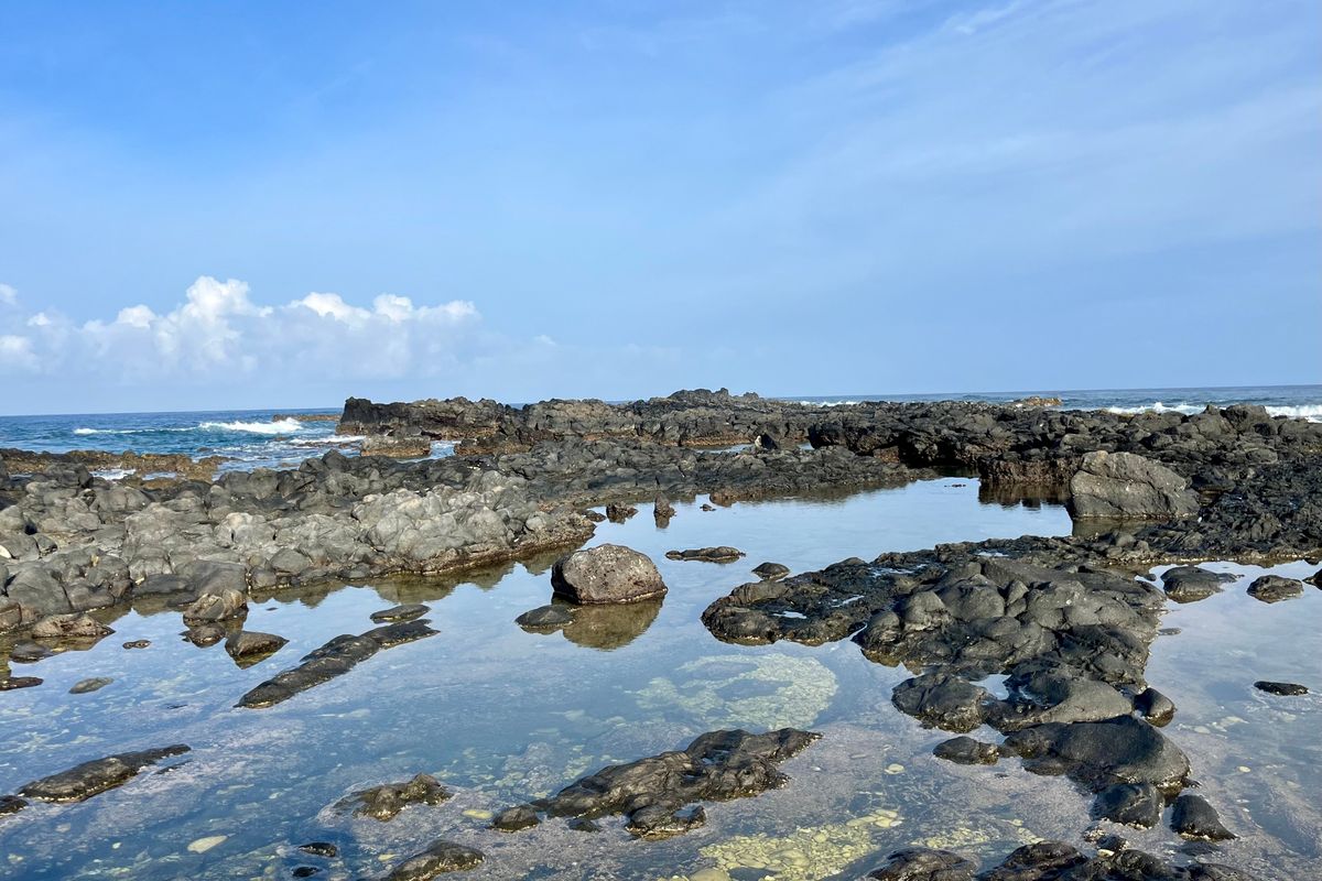 Clear pools of seawater form between the rocks trailing into the Pacific Ocean on Oahu. (Ammi Midstokke/The Spokesman-Review)