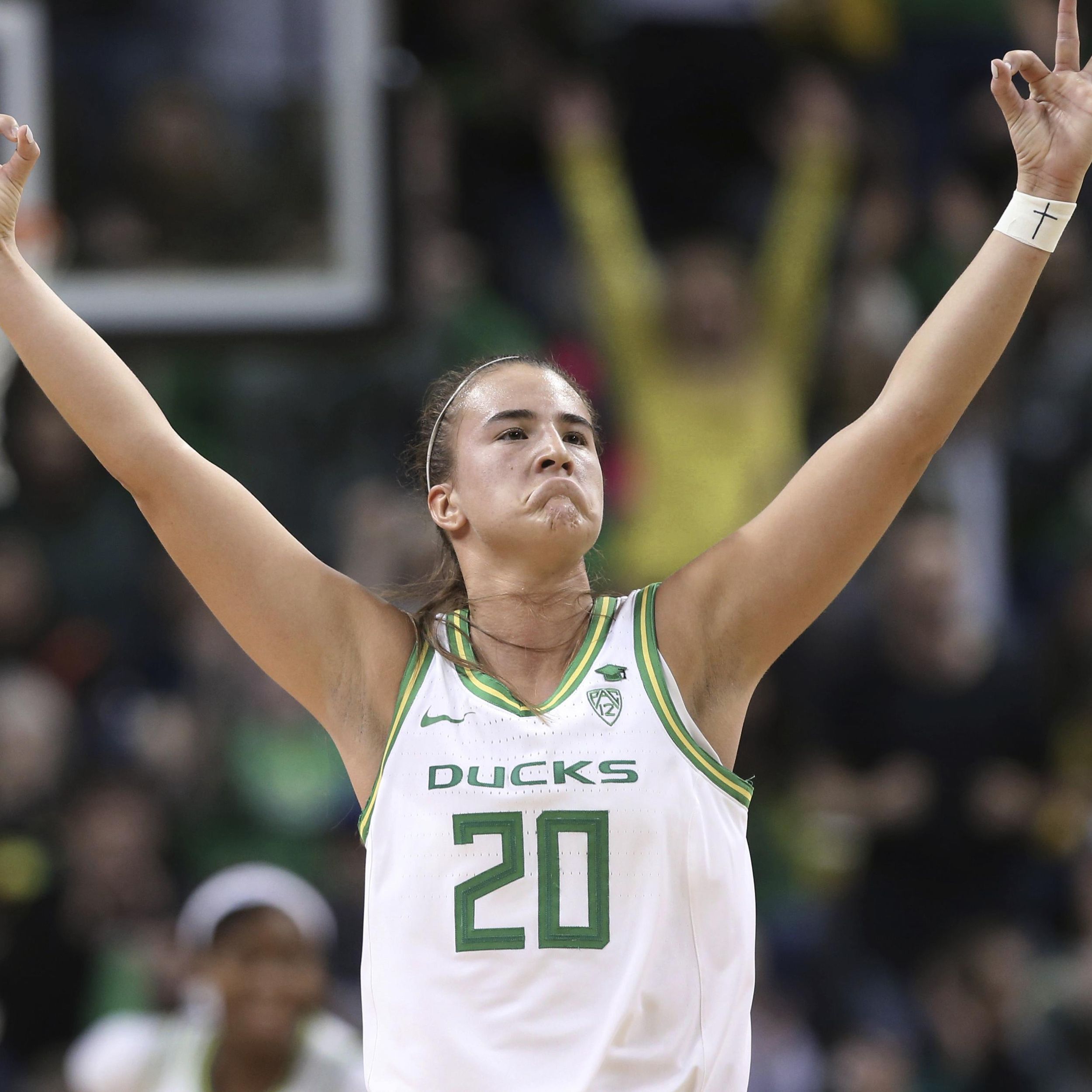 Oregon star Sabrina Ionescu is AP women's player of the year