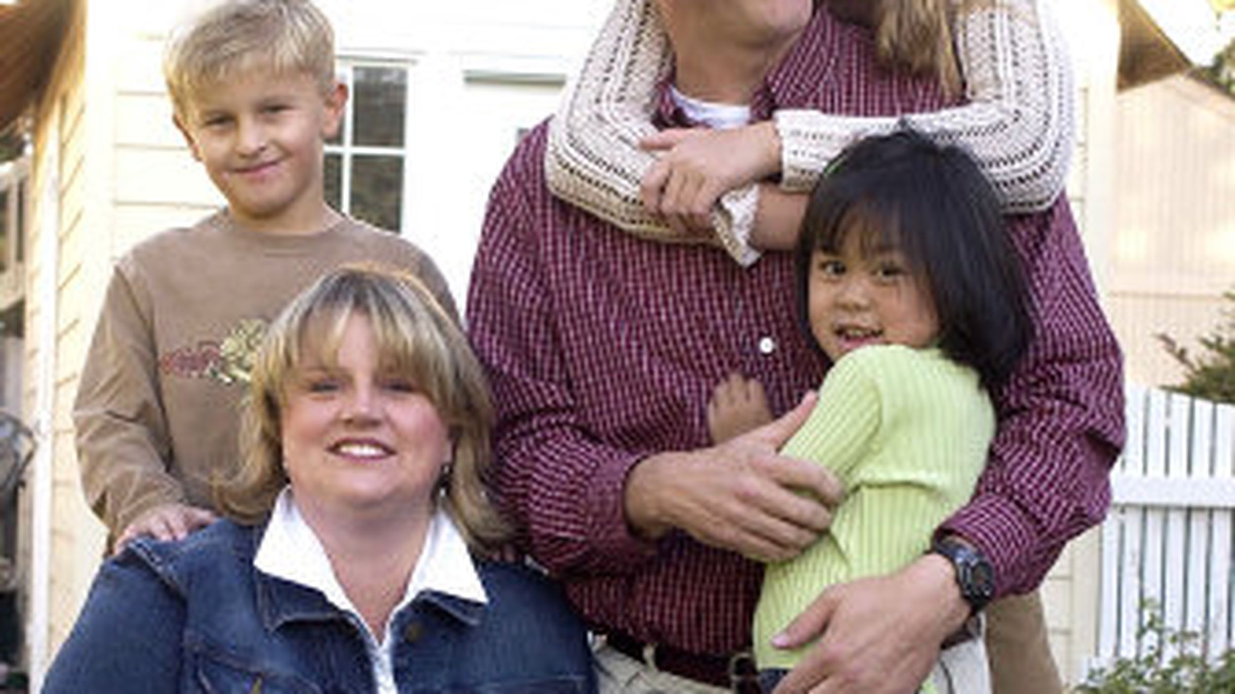 洋楽 Orphan Family / Up For Adoption US families adopting kids in Ukraine speak out as process
