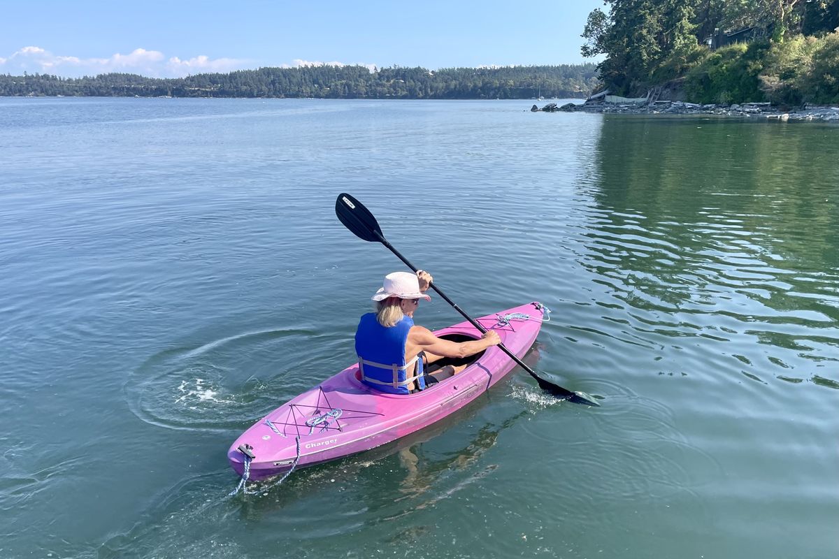 The calm waters of Penn Cove on Whidbey Island are perfect for paddling. (Leslie Kelly)