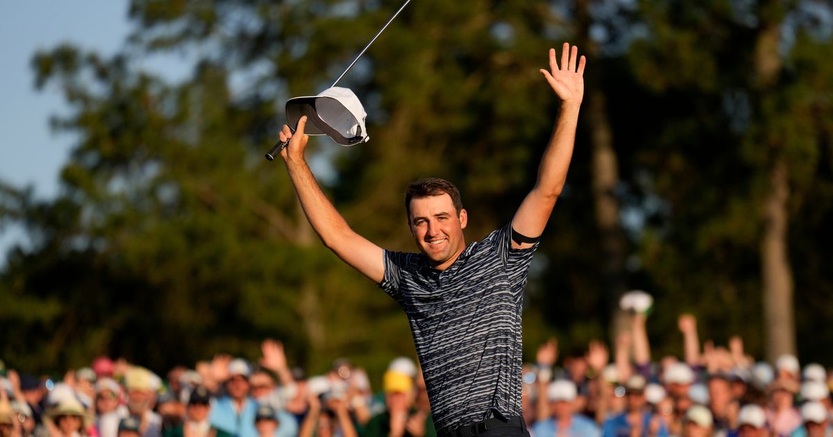 Scottie Scheffler gets Masters green jacket to go with No. 1 ranking