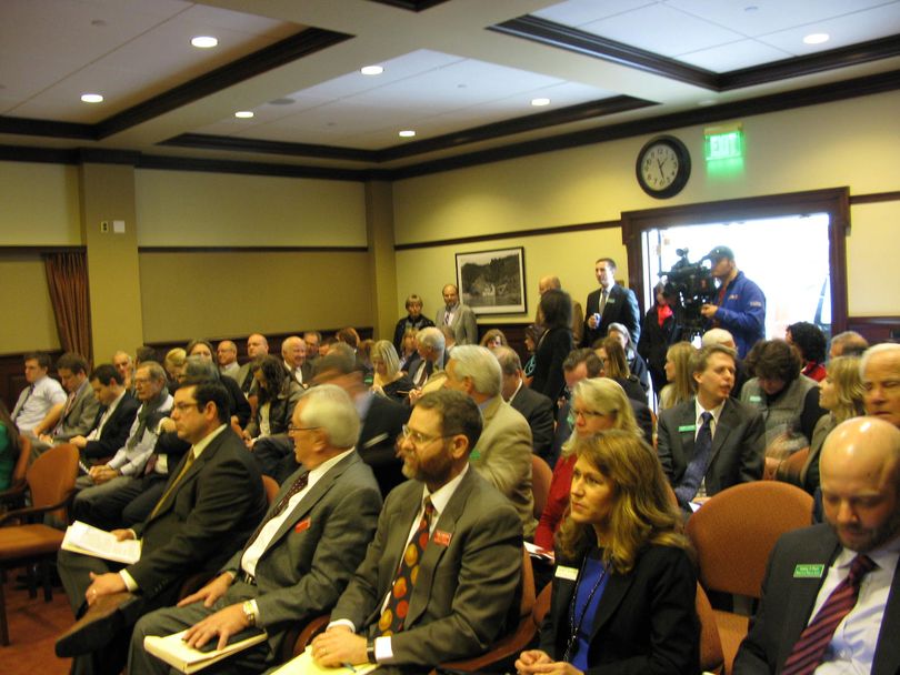 Crowd awaits introduction of Gov. Butch Otter's health insurance exchange bill on Tuesday (Betsy Russell)