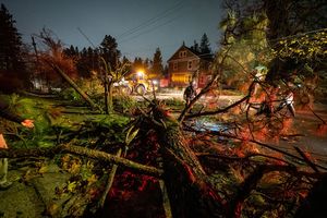 Tens of thousands lose power as windstorm hits Spokane and Inland Northwest