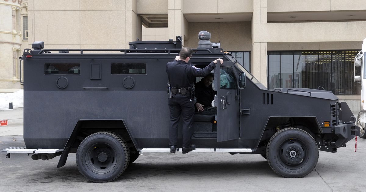 Police SWAT Armored Truck