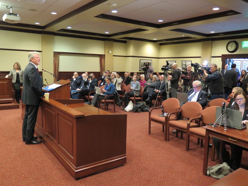 Idaho Gov. Butch Otter addresses a crowd of more than 100 reporters, editors, lawmakers state officials and more at the annual AP Legislative Preview at the state Capitol on Friday (Betsy Z. Russell)