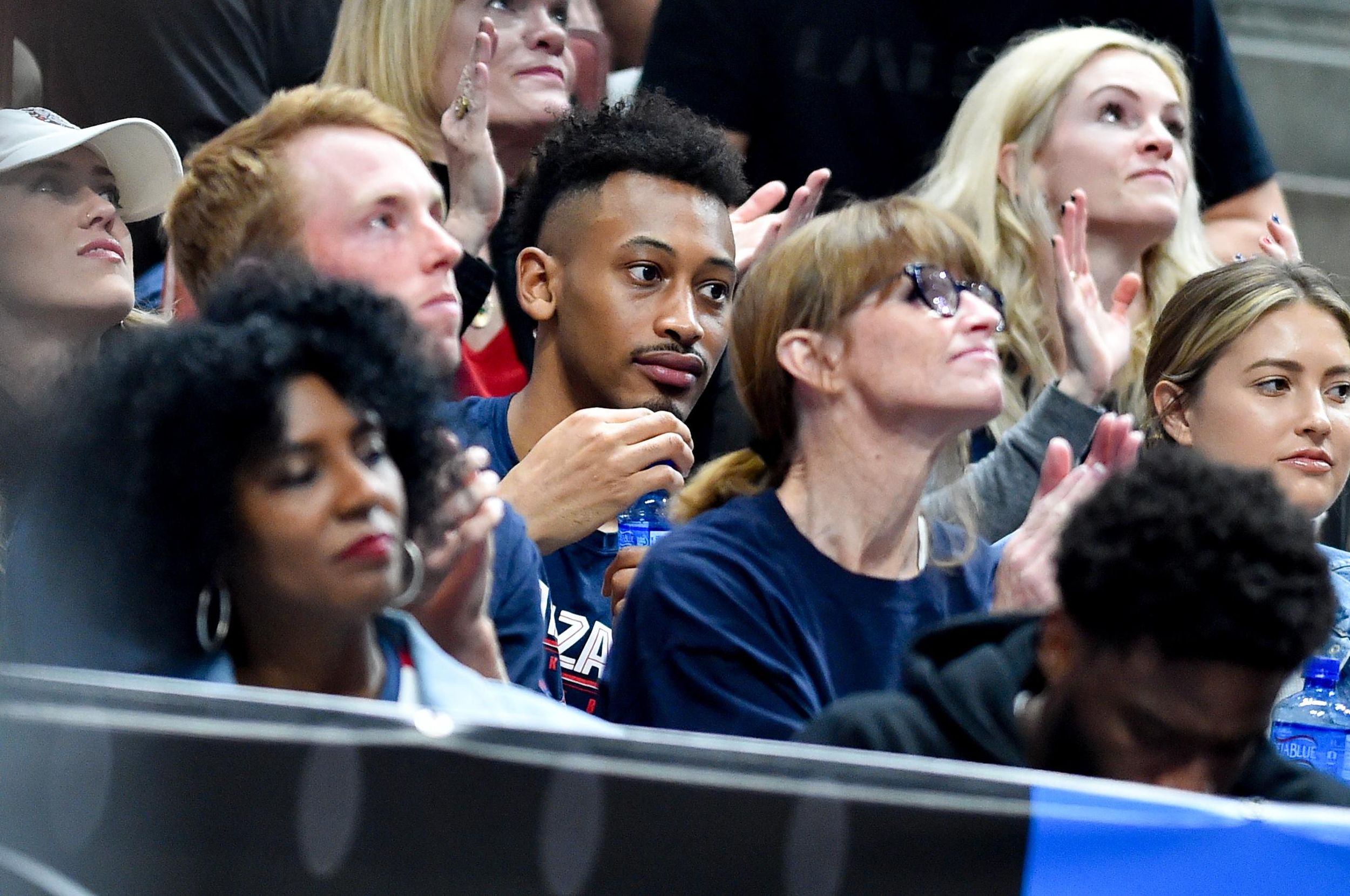 Lakers extend qualifying offer to former Gonzaga forward Johnathan