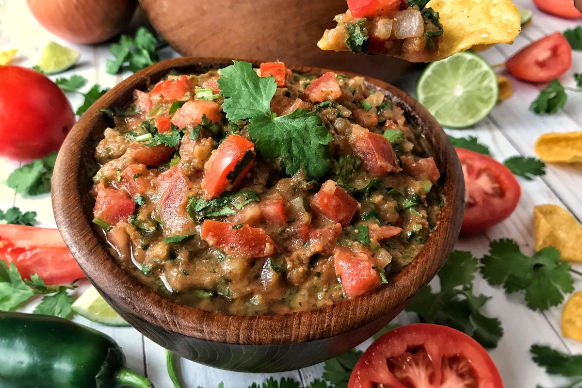 Combining blended and chopped ingredients gives this salsa just the right texture. (Audrey Alfaro/For The Spokesman-Review)