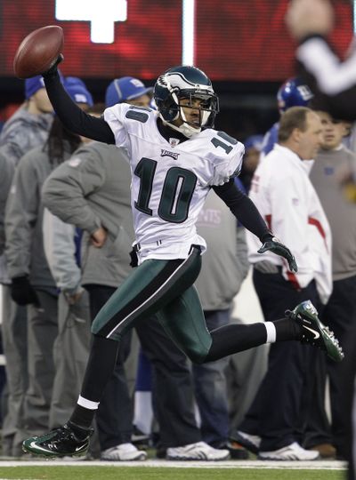 Philadelphia’s DeSean Jackson celebrates as he returns a punt for the winning touchdown. (Associated Press)
