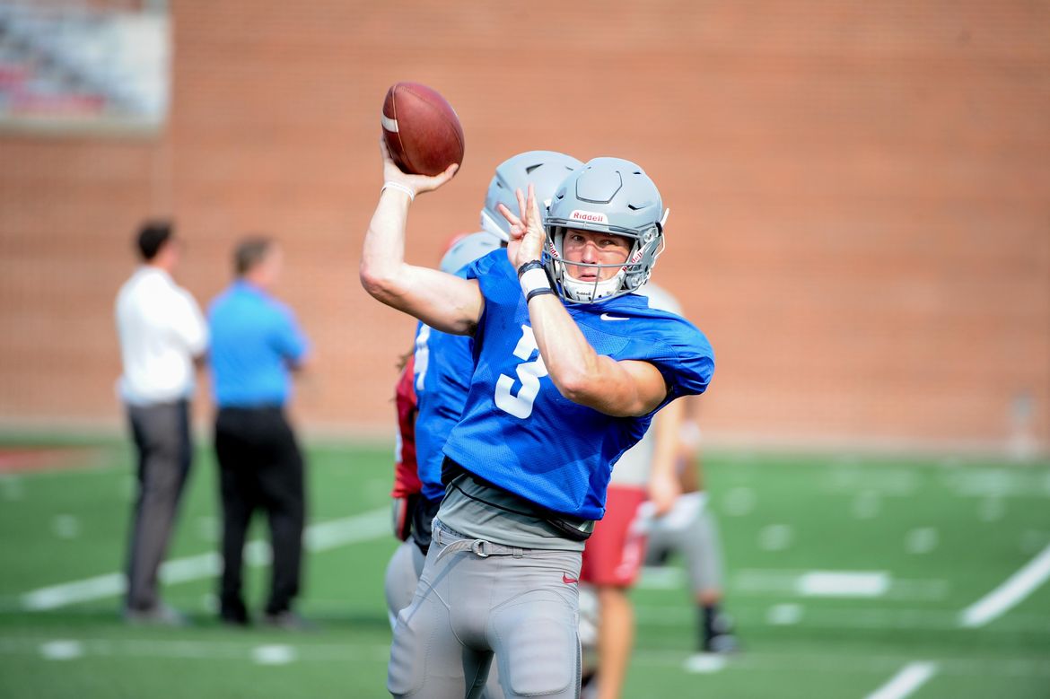 Washington State backup QB taking his cues from a right tackle