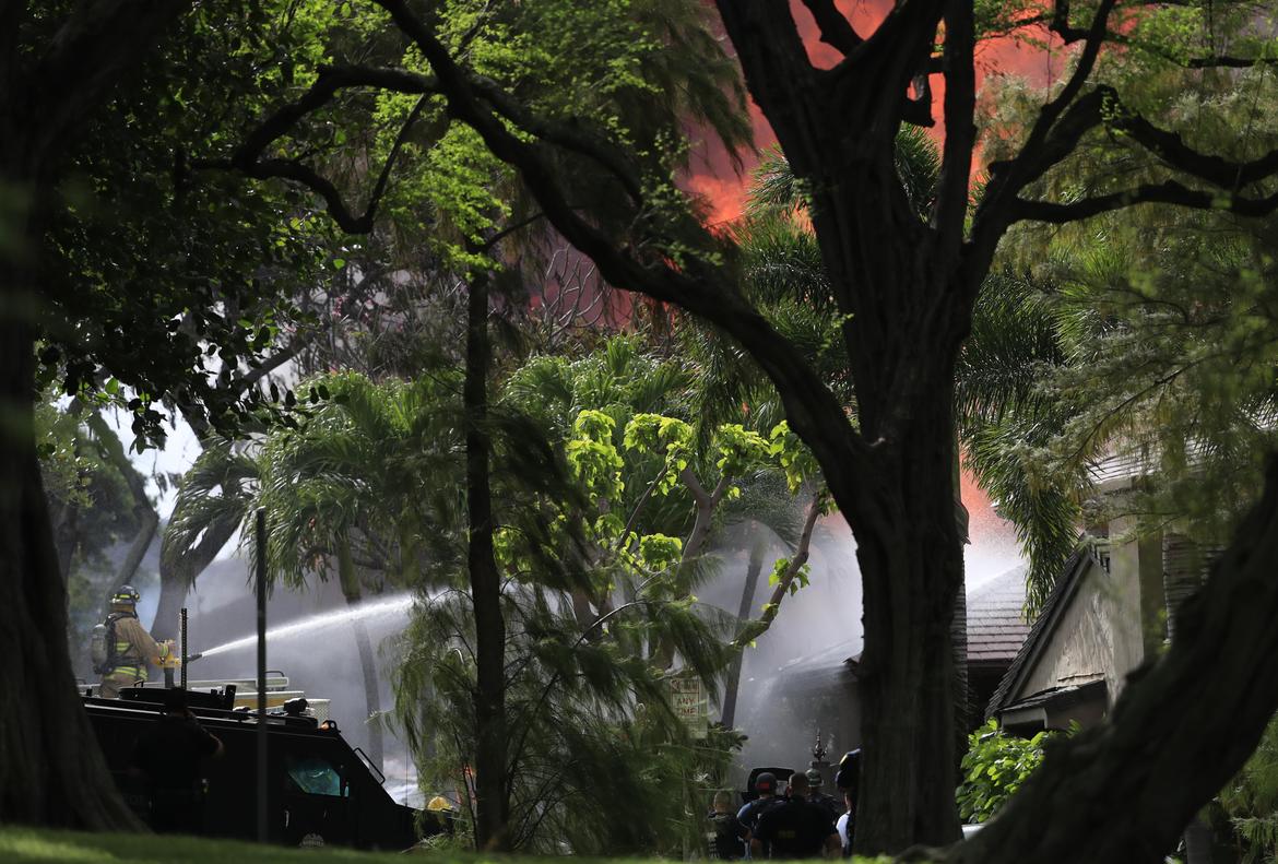 Governor: 2 police officers die after Hawaii shooting | The Spokesman ...
