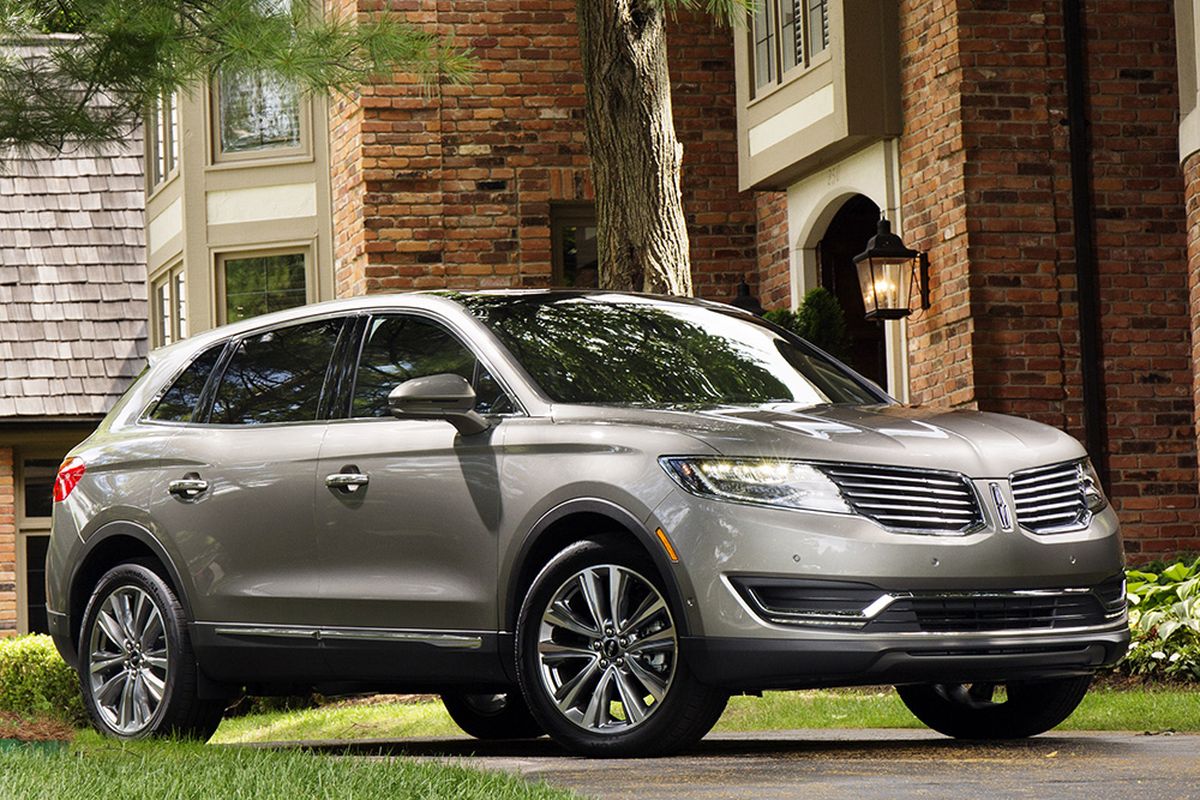 The second-generation 2016 MKX launched last fall and immediately became Lincoln’s best seller.
 (Lincoln)