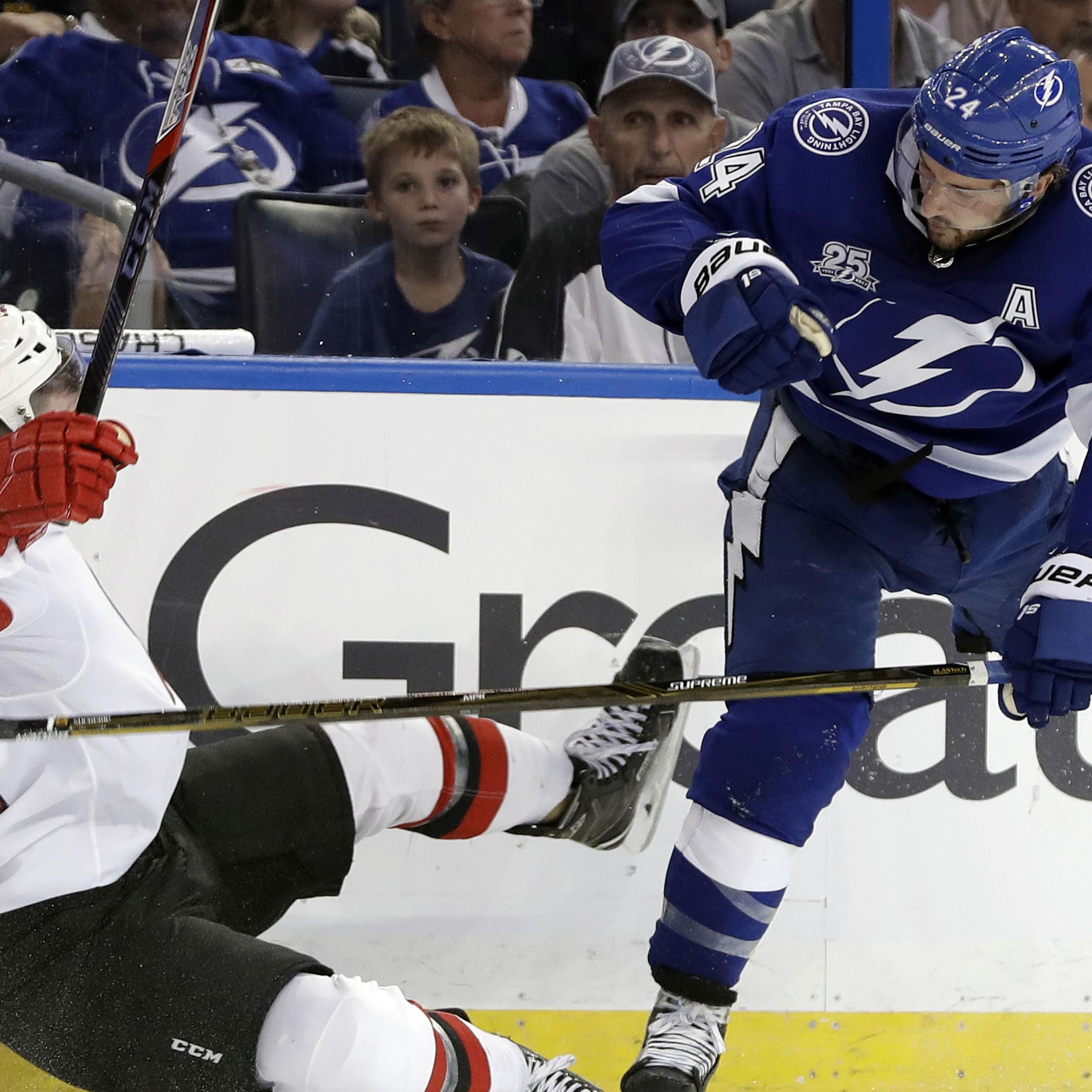 Nikita Kucherov, Lightning beat Devils 3-1, end first-round series