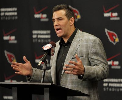 Kurt Warner announces his retirement after 12 years in the NFL. (Associated Press)