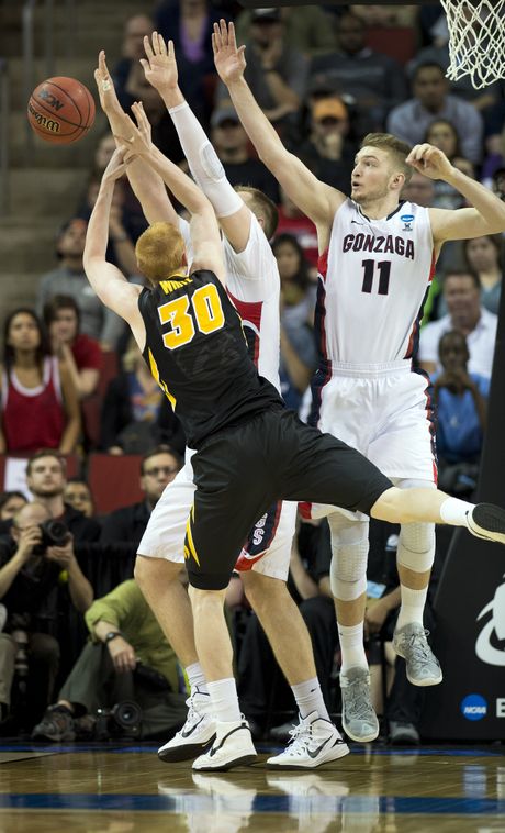 Gonzaga men defeat Iowa 87-68 - A picture story at SWX ...