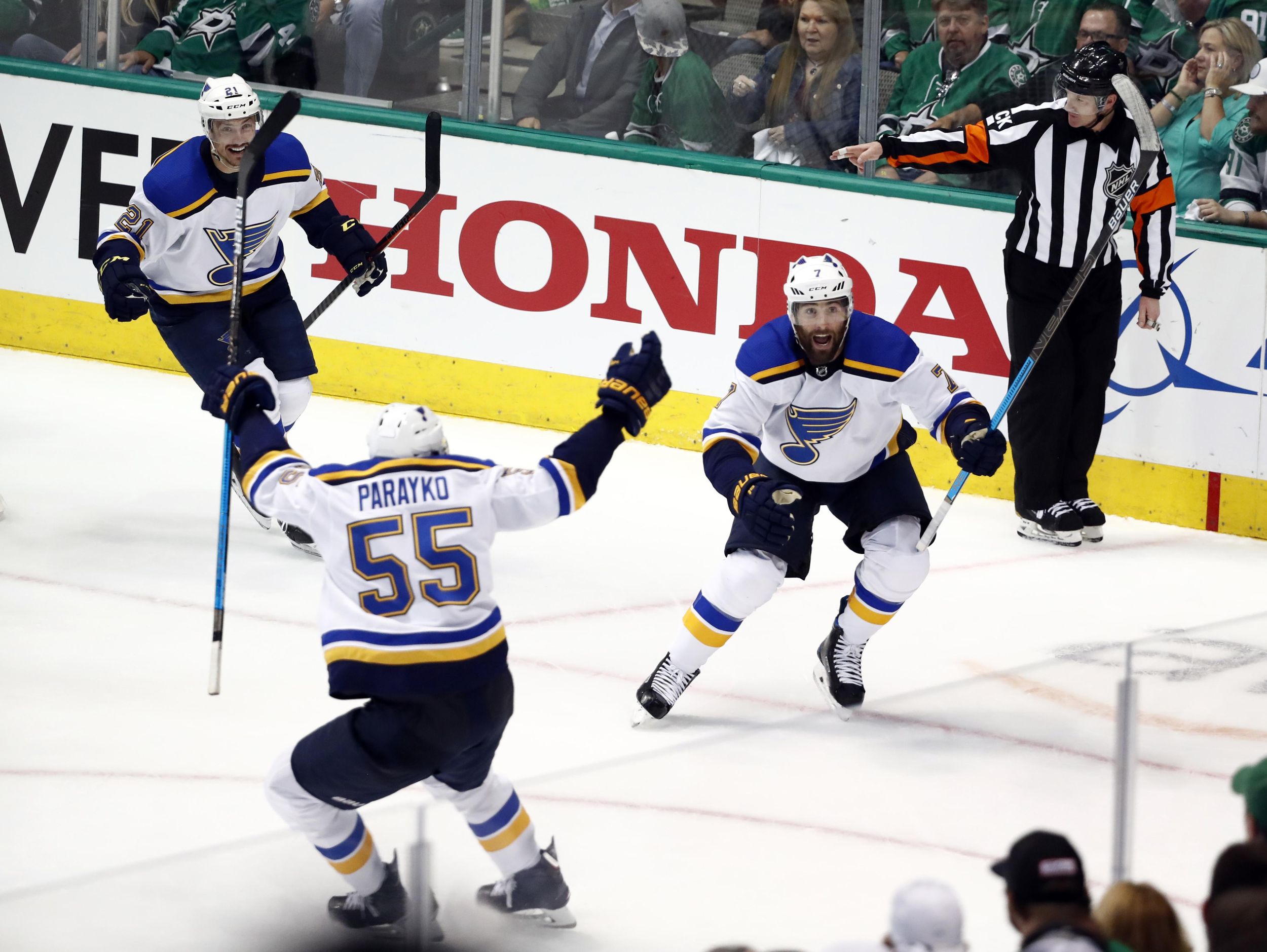 Blues Prevail In Wild 3rd To Beat Stars 4-3 For 2-1 Lead | The ...