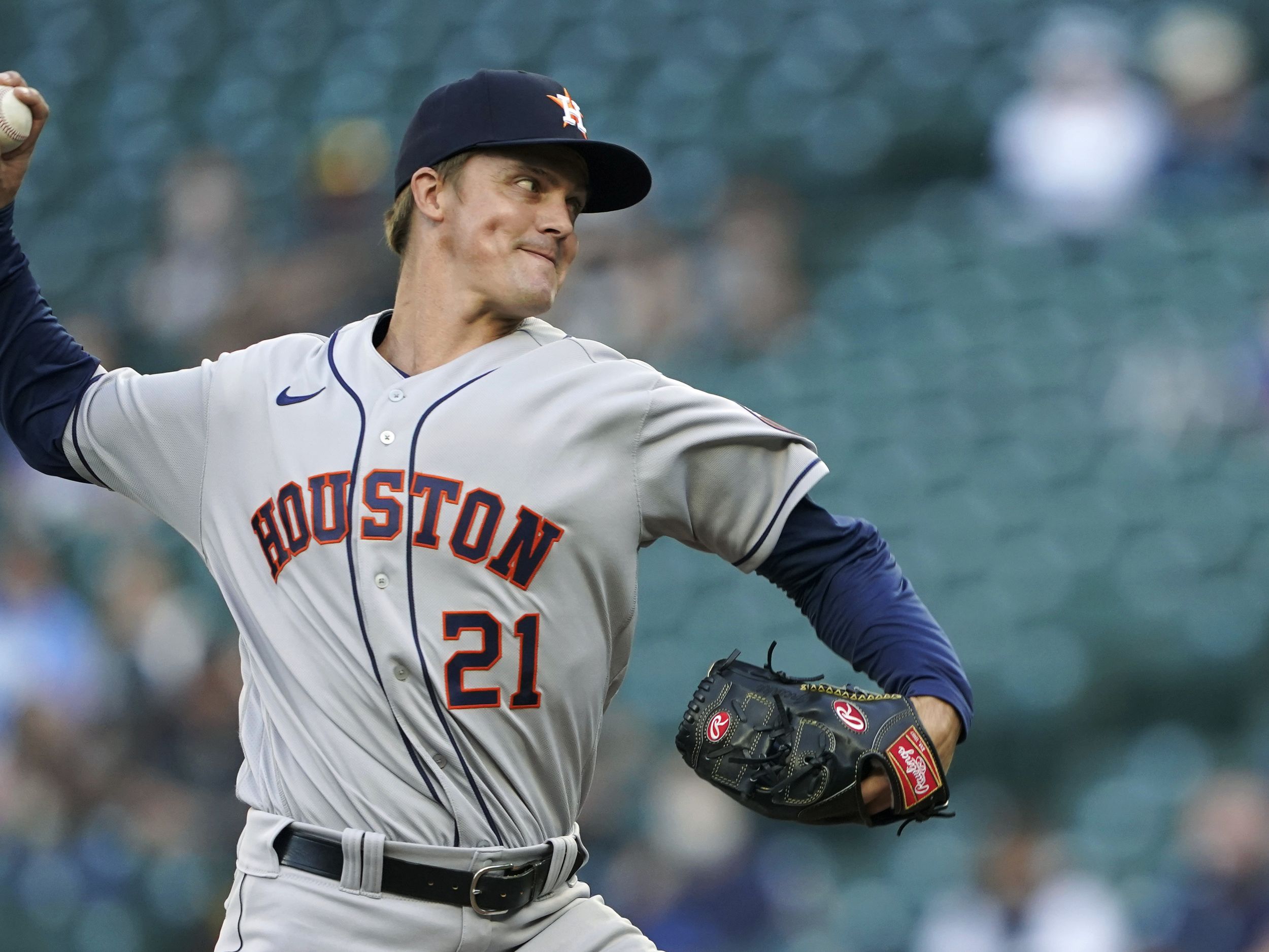 Zack Greinke blended in with fans at Astros-Mariners game