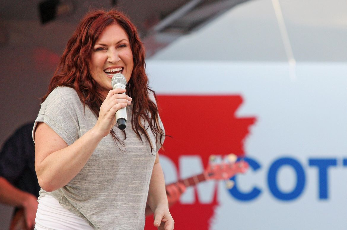 Country Singer Jo Dee Messina Announces Cancer Diagnosis The