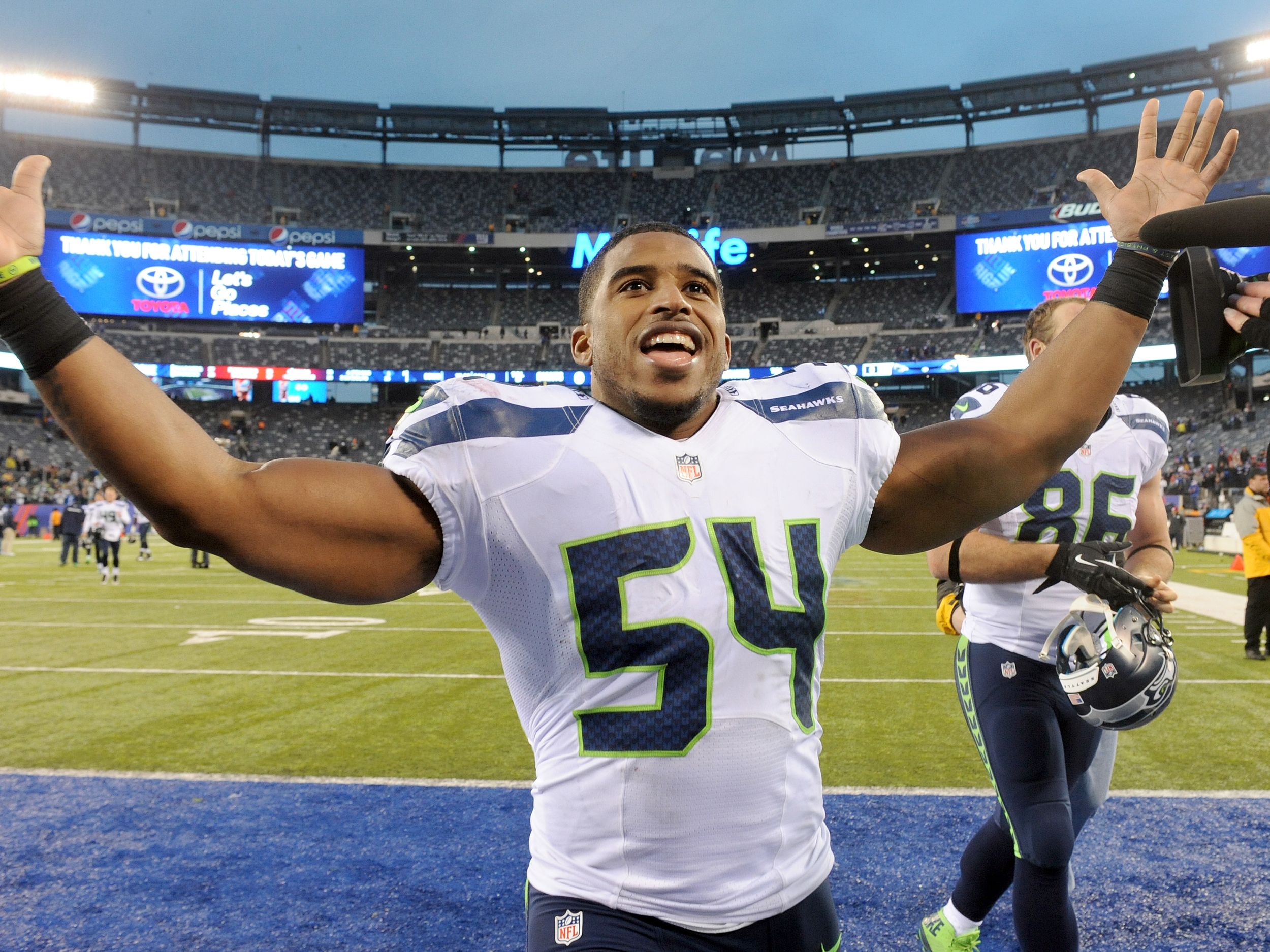 Bobby Wagner clinches Seattle Seahawks return