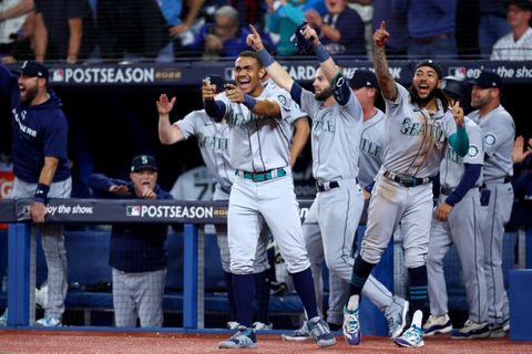 Mariners' clinch celebration a magical moment for Seattle players, fans  alike