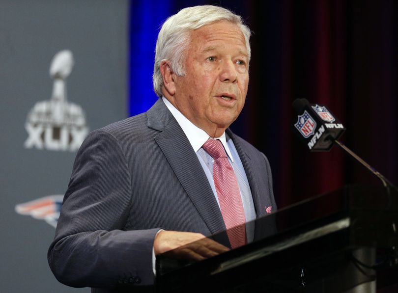Patriots owner Robert Kraft defends coach, QB, team in “deflategate” probe, demands apology. (Associated Press)