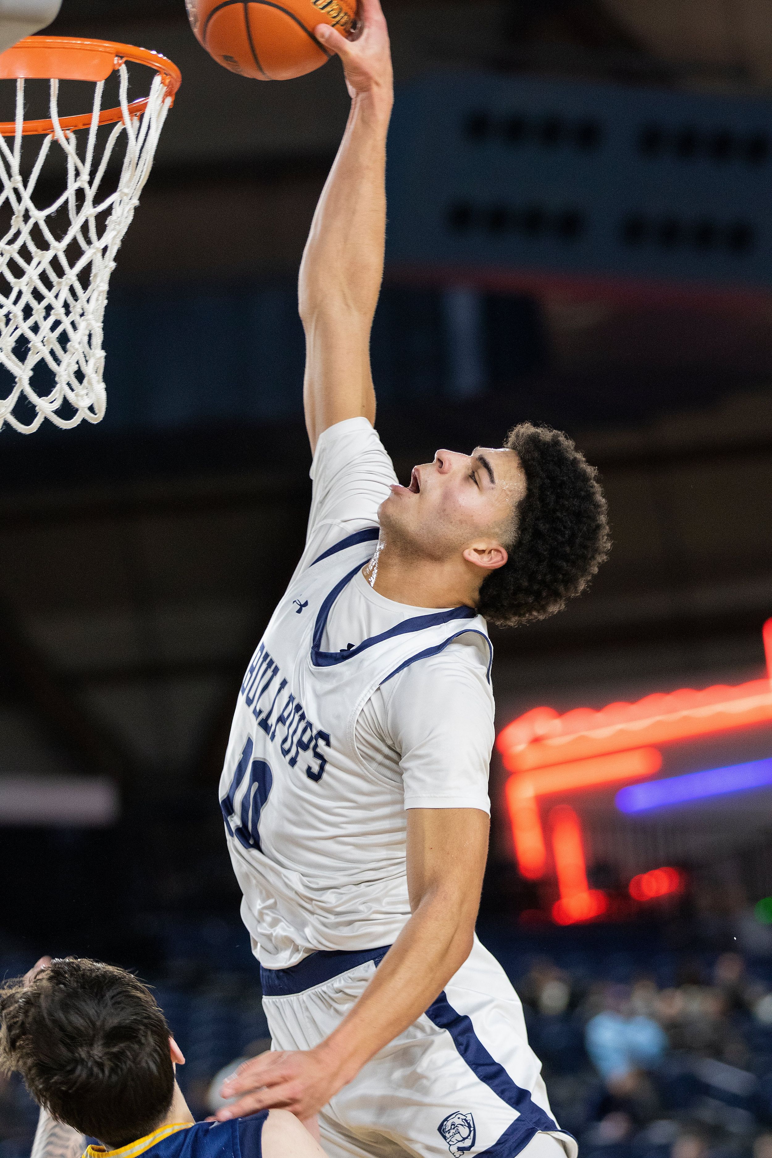 Gonzaga Prep boys advance to Tacoma, survive strange game