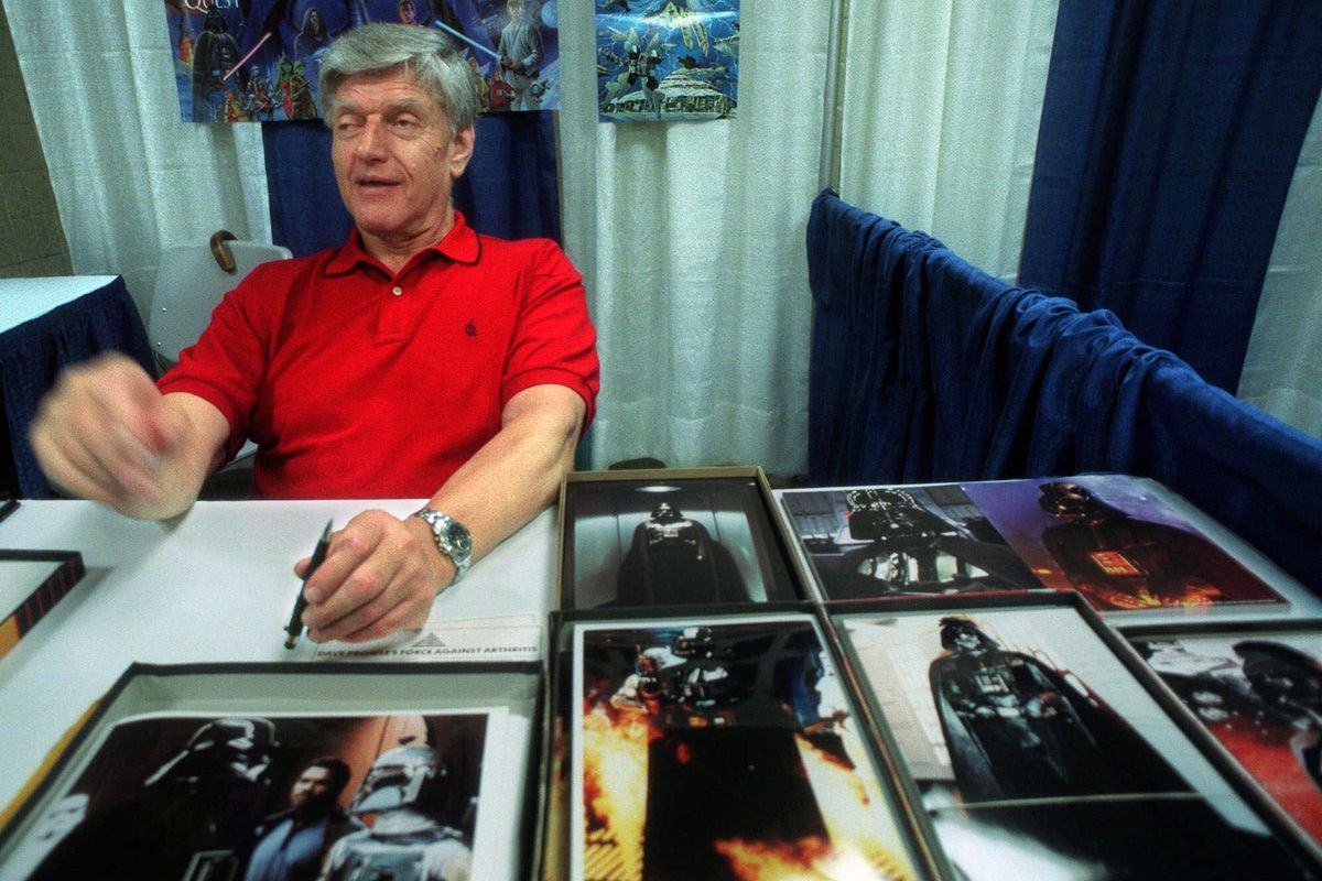 David Prowse, the original Darth Vader from the "Star Wars" trilogy, attends the New York Comic and Fantasy Creators Convention on May 7, 1999. British actor Prowse died at age 85 on Saturday, according to an announcement by his agent on Sunday.  (Lynsey Addario)