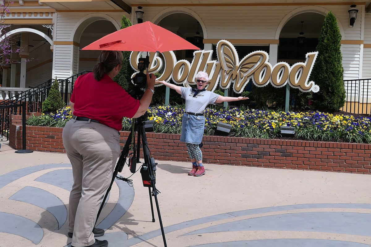 Leslie Kelly makes a stop at Dollywood, the Dolly Parton-branded theme park in Pigeon Forge, Tenn. (John Nelson)