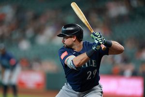 Cal Raleigh injury won’t sink Mariners now, but World Series not ...