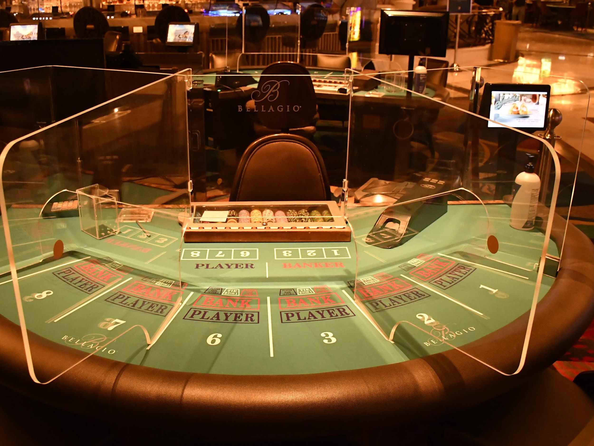 Las Vegas Casinos Reopen With $30-a-Night Rooms on the Strip - Bloomberg