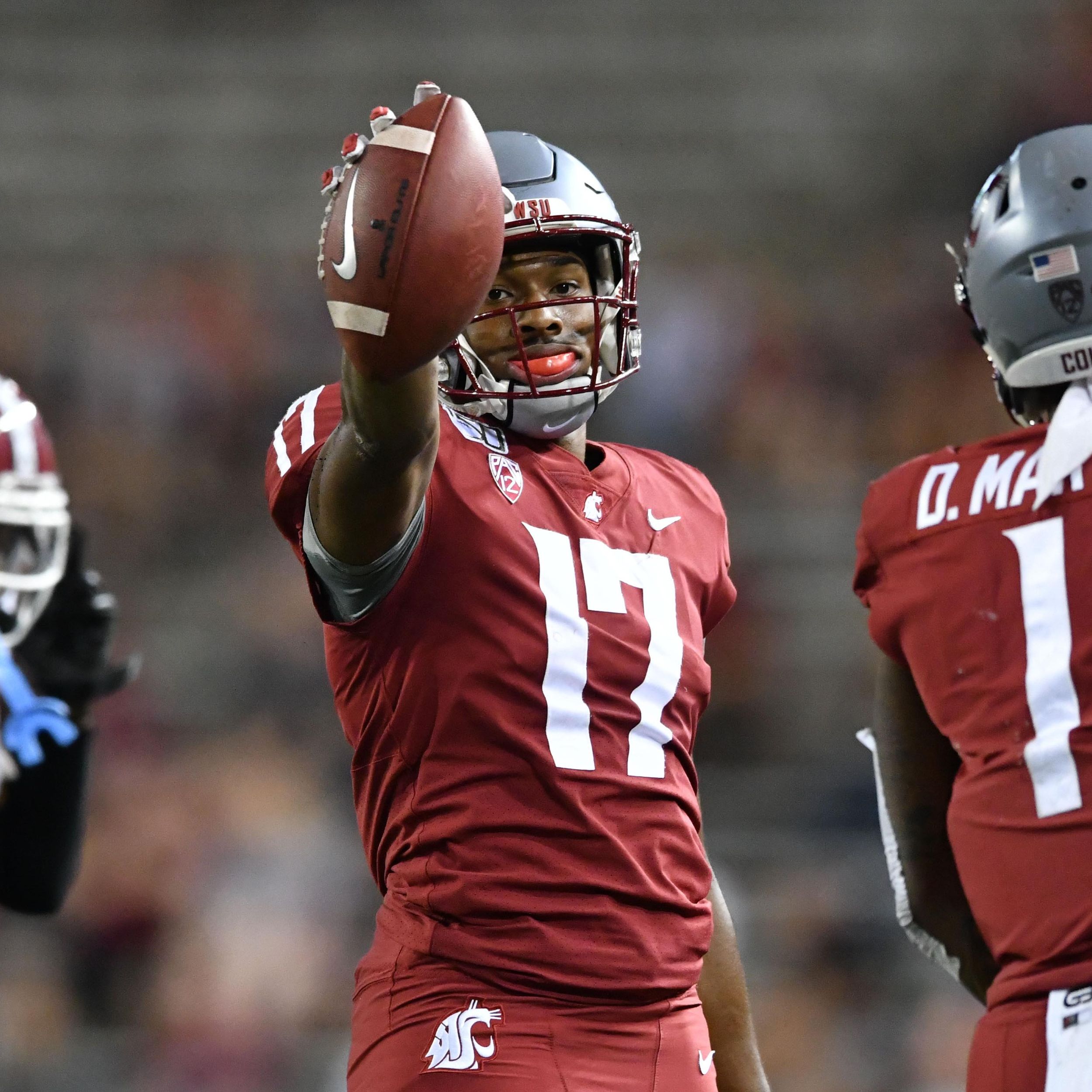 Gardner Minshew returns to Washington State amid much fanfare for UCLA  clash