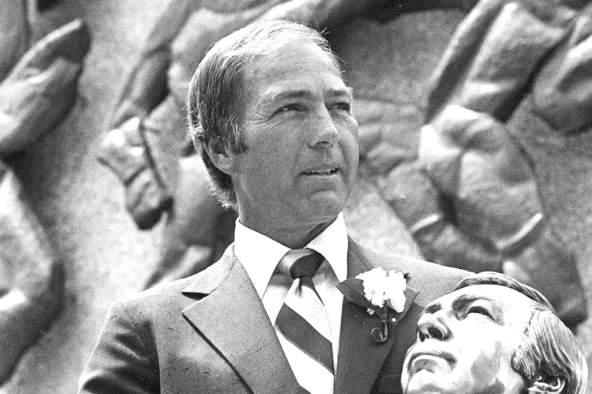 Bart Starr, QB who led Packers to greatness, dies at 85