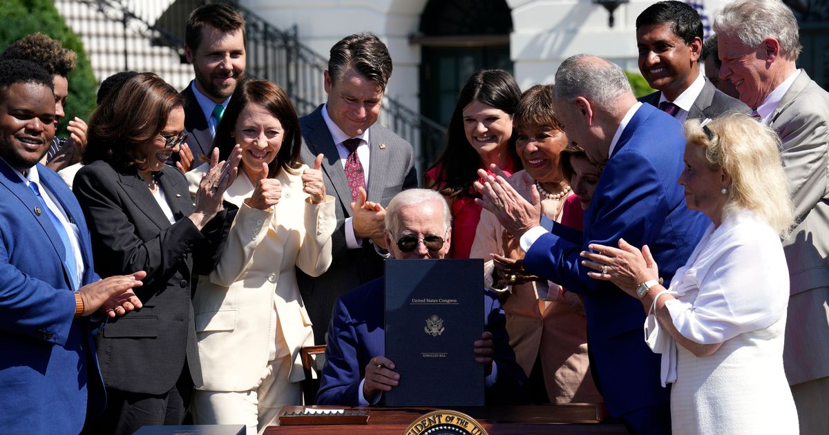 Flanked By Cantwell And Boise Mayor, Biden Signs Bipartisan Science And ...