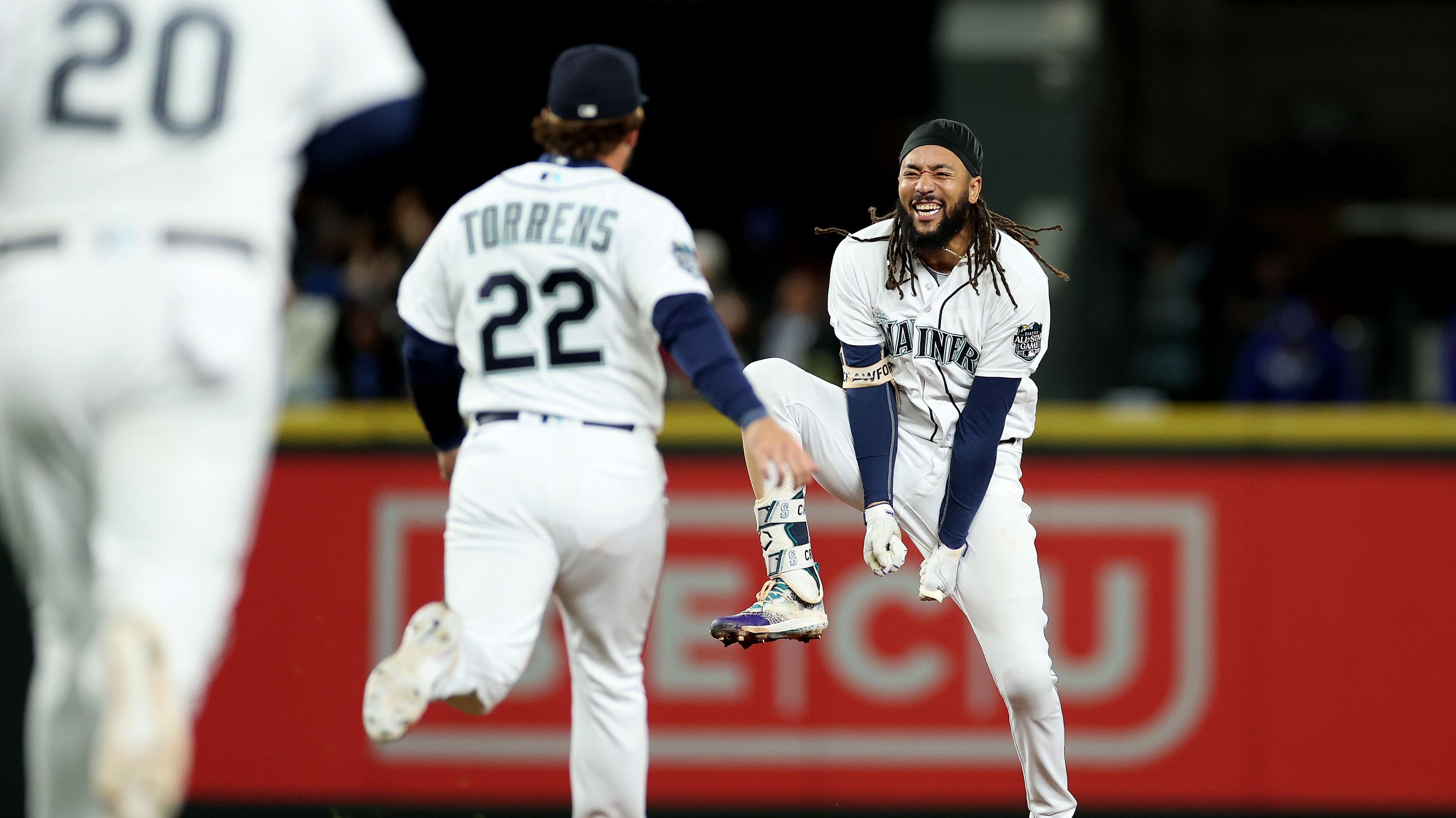 J.P Crawford clutches up in the top of the 9th to give Seattle the