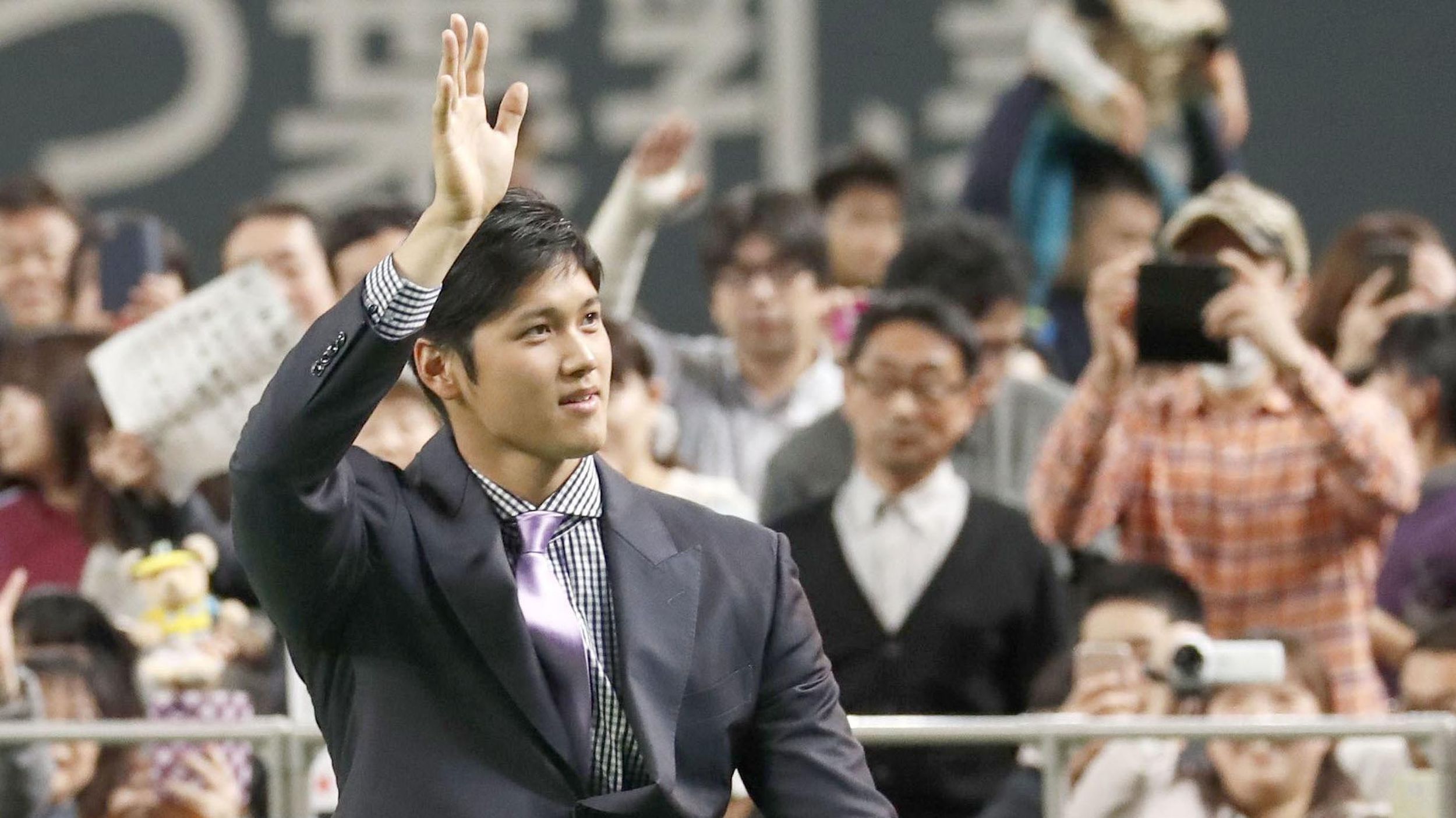 Shohei Ohtani bids farewell to Japan fans ahead of Angels