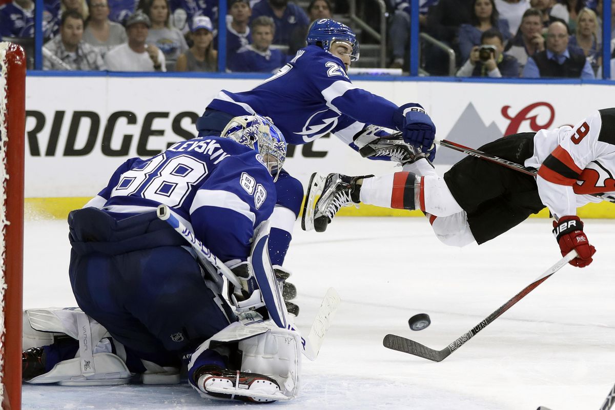 Nikita Kucherov, Lightning beat Devils 3-1, end first-round series