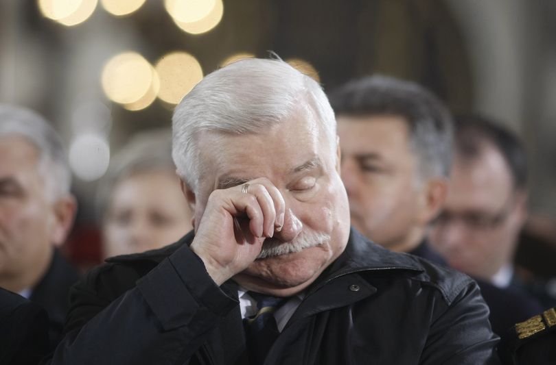 Former Polish President Lech Walesa reacts during a Mass dedicated to the victims of the presidential plane crash in Gdansk,  Poland, Sunday, April 11, 2010. Polish President Lech Kaczynski, his wife Maria and some of the country's highest military and civilian leader died on Saturday when the presidential plane crashed as it came for landing in fog in Smolensk, western Russia. (Krzysztof Mystkowski / Associated Press)