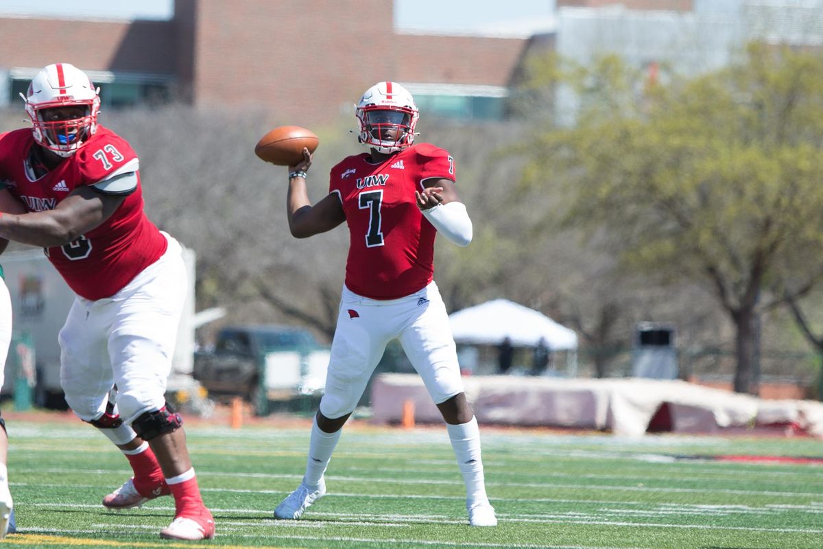 Cameron Ward throws a pass while playing for FCS Incarnate Word last season. Ward transferred to Washington State earlier this month.  (Incarnate Word Athletics)