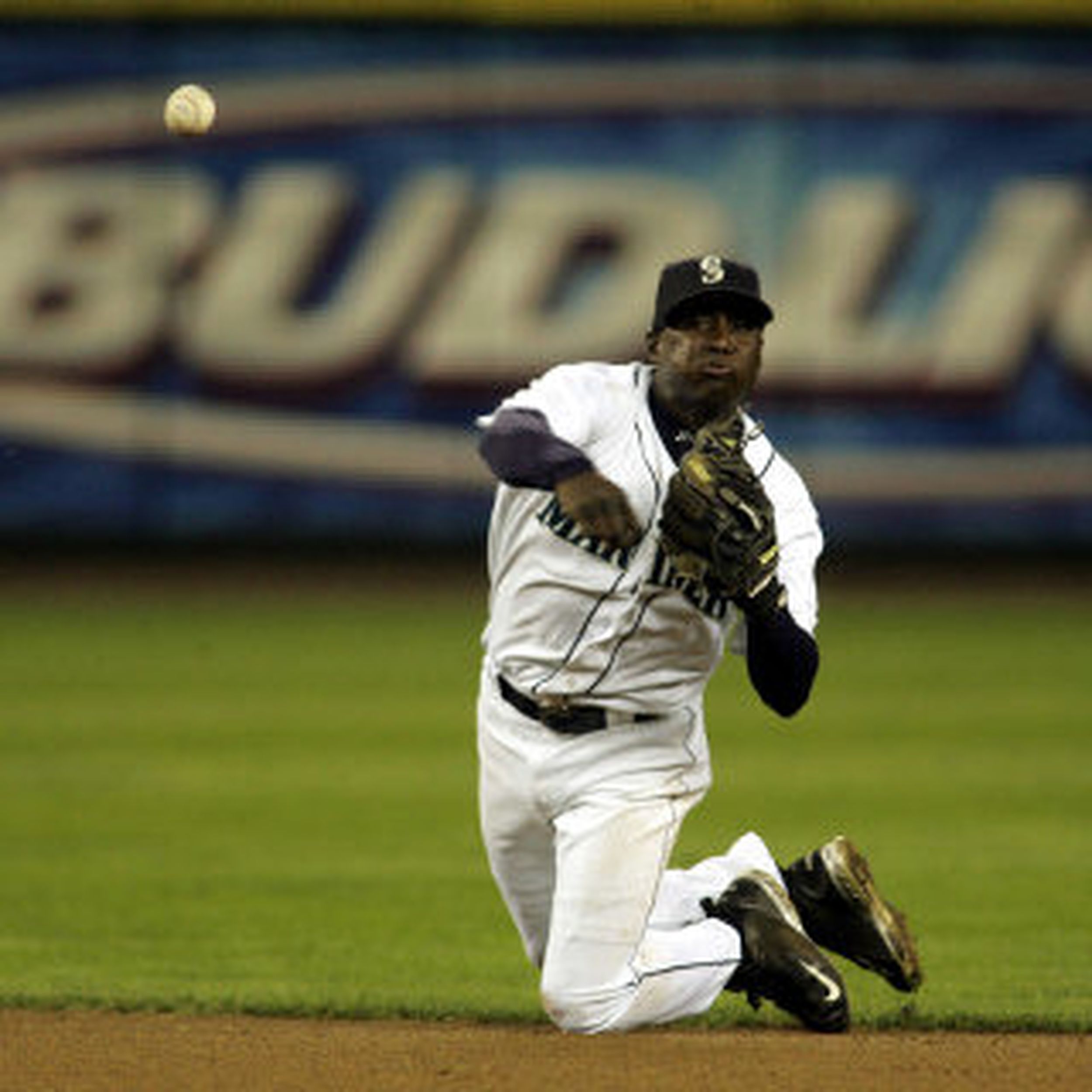 Hank Blalock of the Texas Rangers fields during the game against the  News Photo - Getty Images