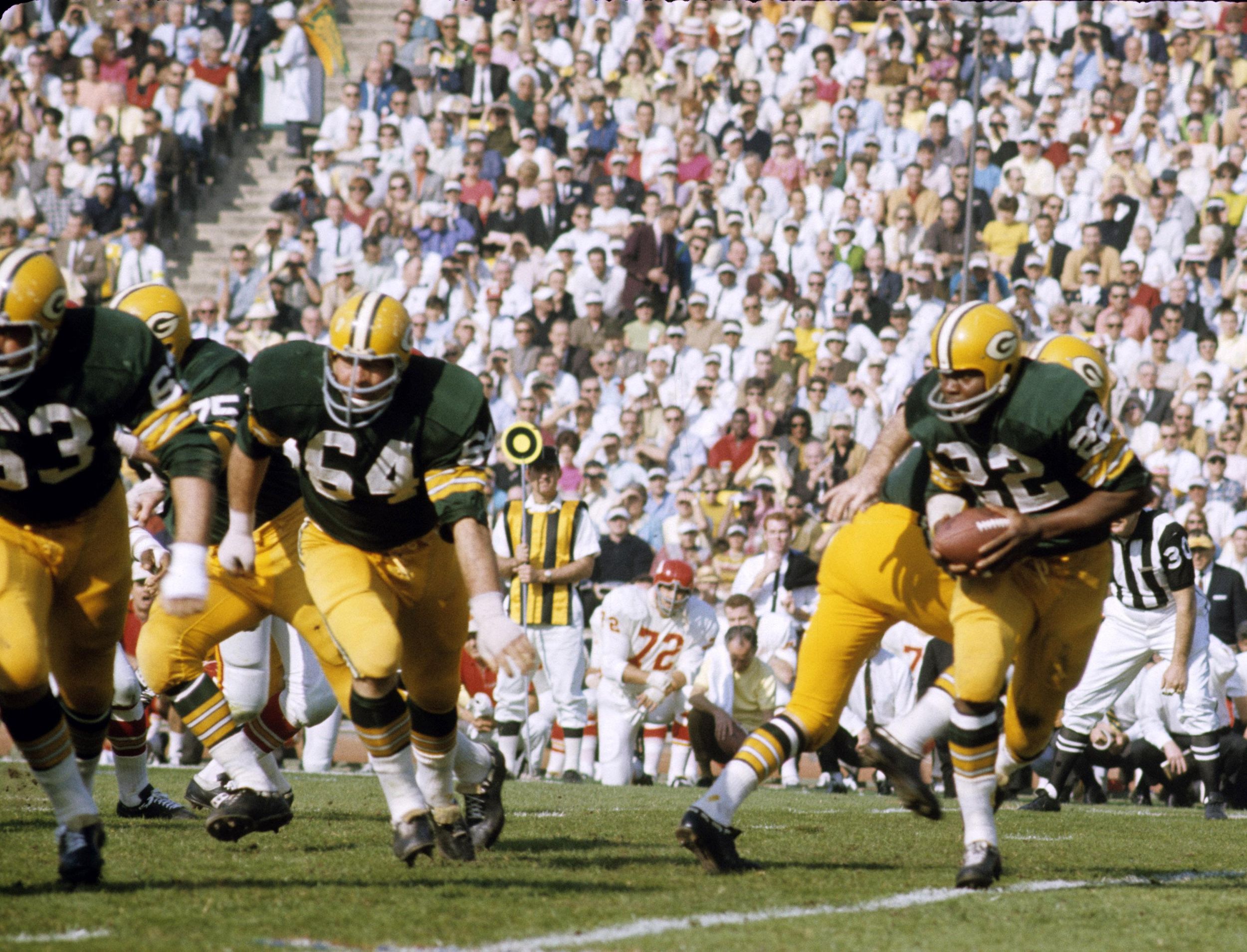 Pro Football Hall Of Famer Jerry Kramer to sign copies of 'Run To