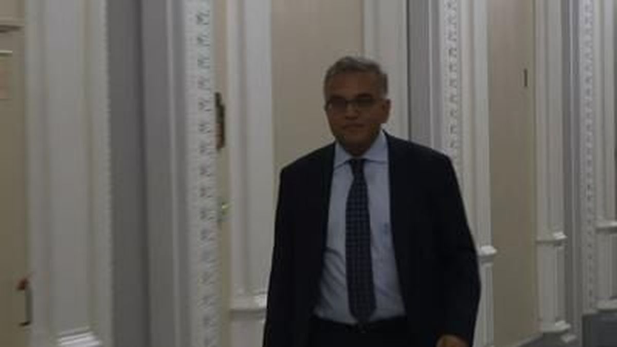 White House COVID-19 coordinator Dr. Ashish Jha issued a dire warning Thursday that the U.S. will be increasingly vulnerable to the coronavirus this fall and winter if Congress doesn't swiftly approve new funding for more vaccines and treatments. 