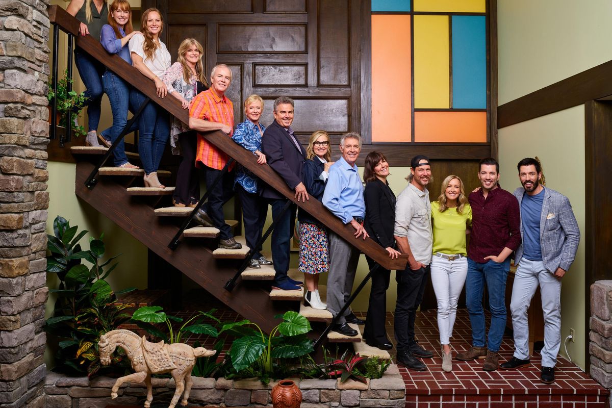 The “Brady” actors worked with several HGTV show cast members for “A Very Brady Renovation.” (HGTV)